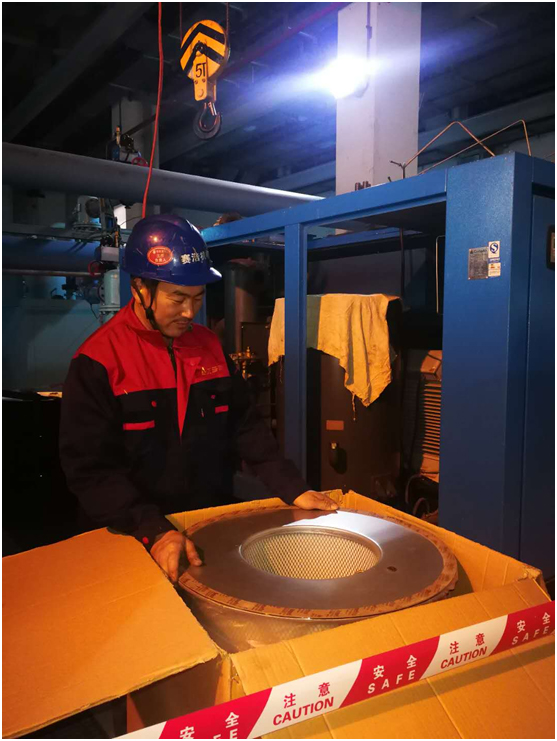 油氣分離器使用過程中因壓差過高被擊穿，造成跑油，油分配料不匹配造成壓差過高(圖3)